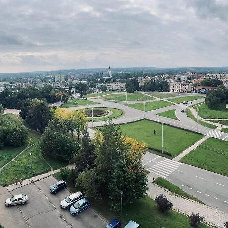 Mieszkanie W Centrum Miasta Ostrowiec Świętokrzyski المظهر الخارجي الصورة